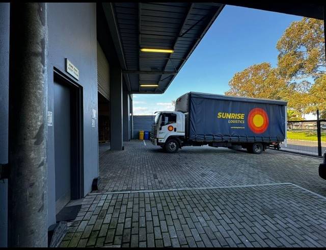 1,190M² WAREHOUSE TO LET IN BEACONVALE